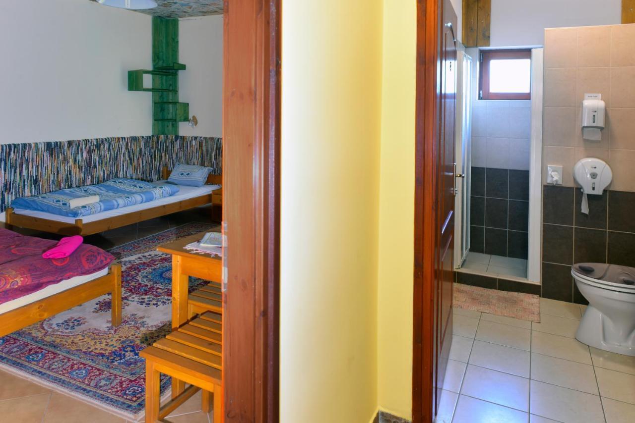 Nyakigláb Villa Szegi Esterno foto