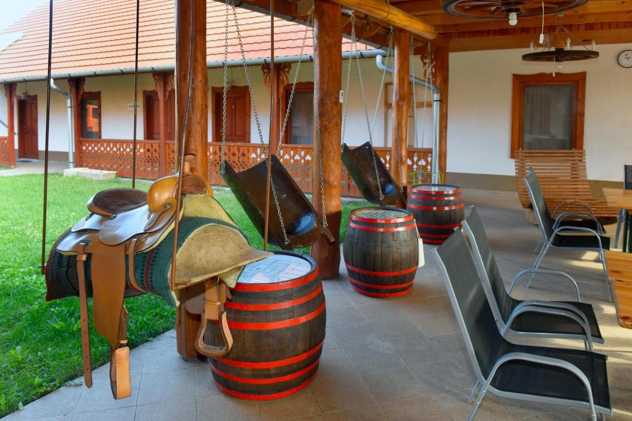 Nyakigláb Villa Szegi Esterno foto